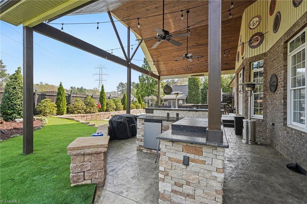 2001 Anchoridge Avenue High Point, NC 27265 - Photo 32 of 39