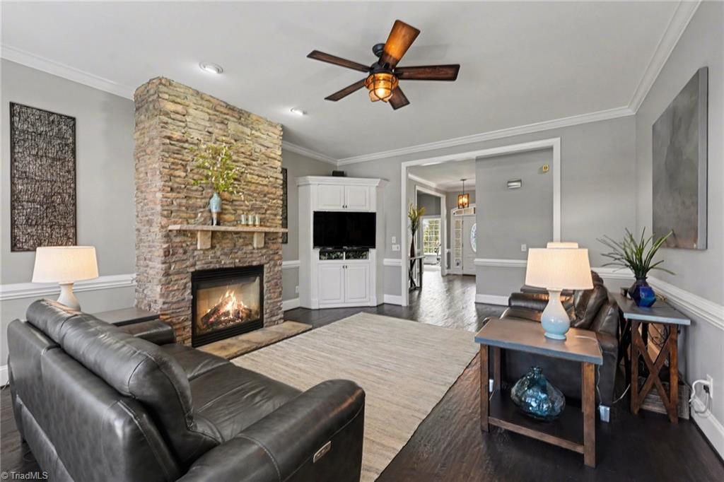 2001 Anchoridge Avenue High Point, NC 27265 - Photo 7 of 39