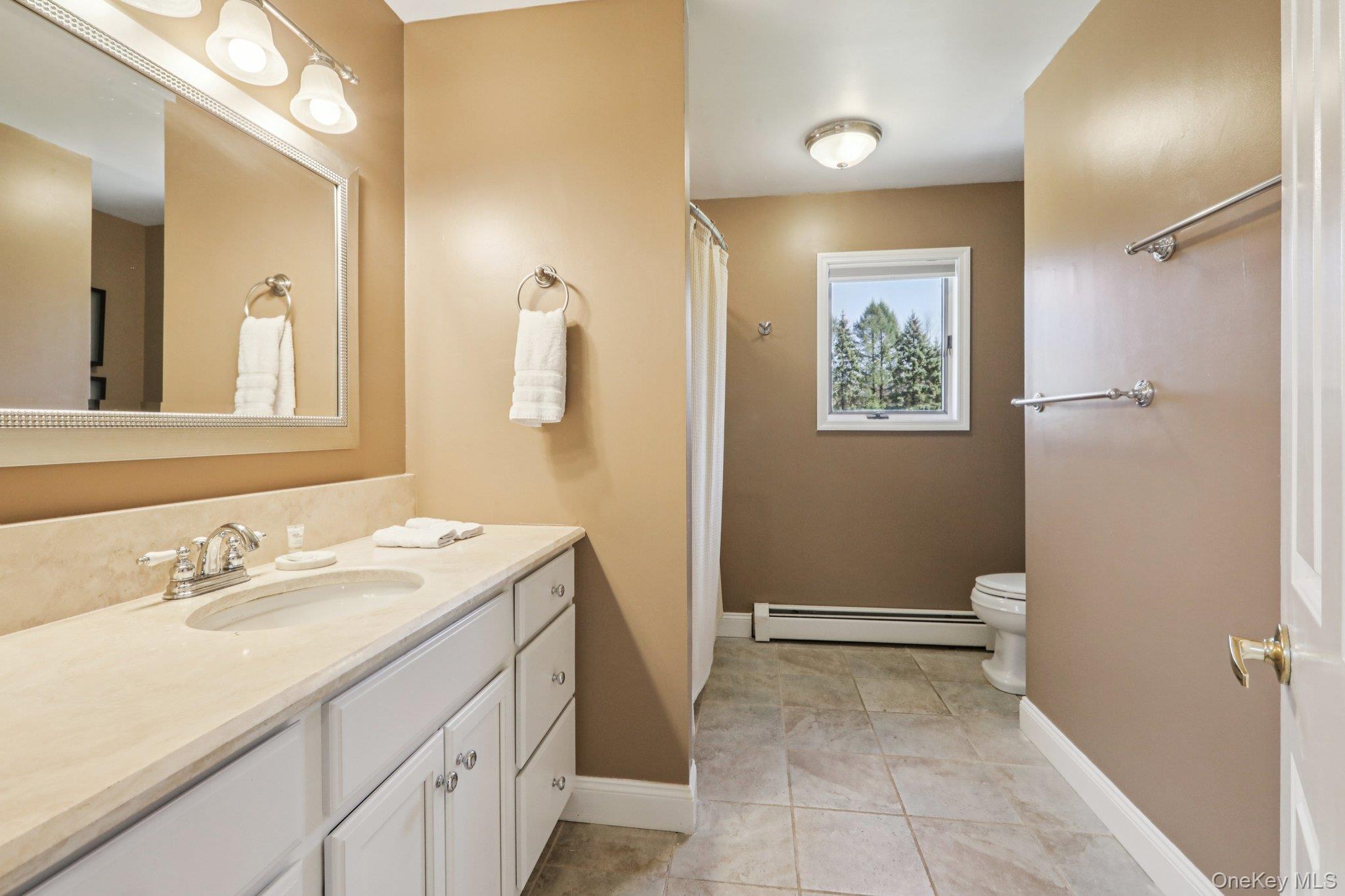 76 Waterbury Road Warwick, NY 10990 - Photo 32 of 46 Guest Hall Bath