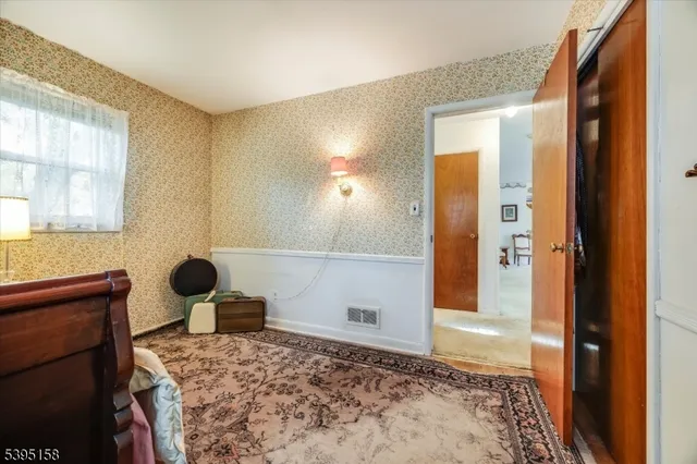 $499,000 | 40-11 Kramer Place, Fair Lawn, NJ 07410