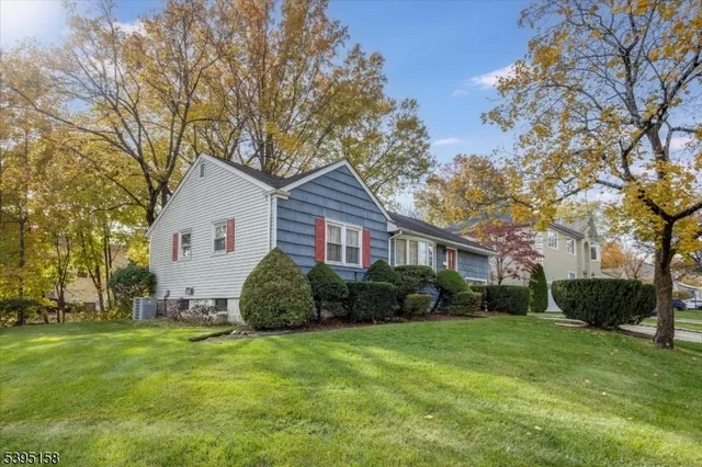 $499,000 | 40-11 Kramer Place, Fair Lawn, NJ 07410