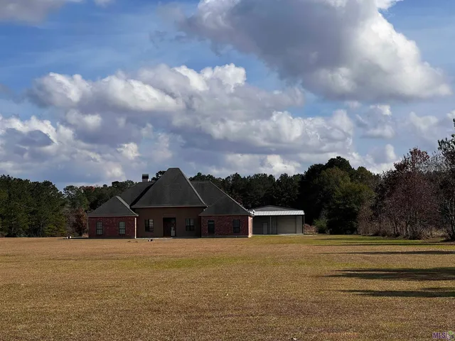 $449,000 | 2169 Nesom Road, Clinton, LA 70722
