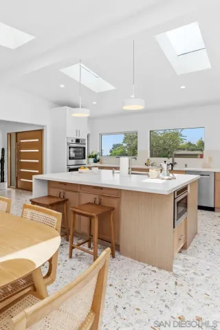 $3,695,000 | 5851 Box Canyon Road, La Jolla, CA 92037