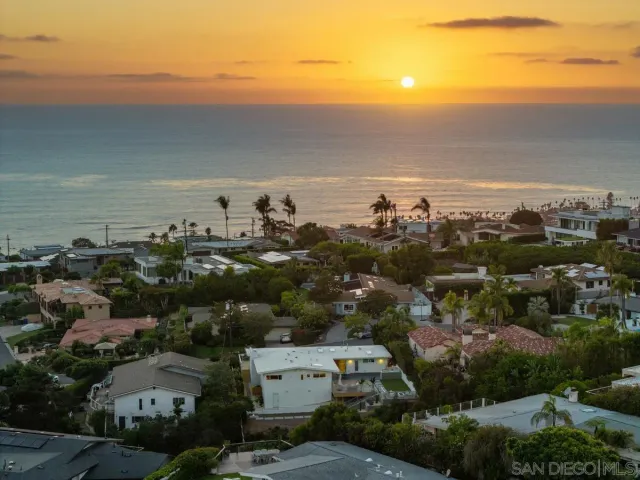 $3,695,000 | 5851 Box Canyon Road, La Jolla, CA 92037