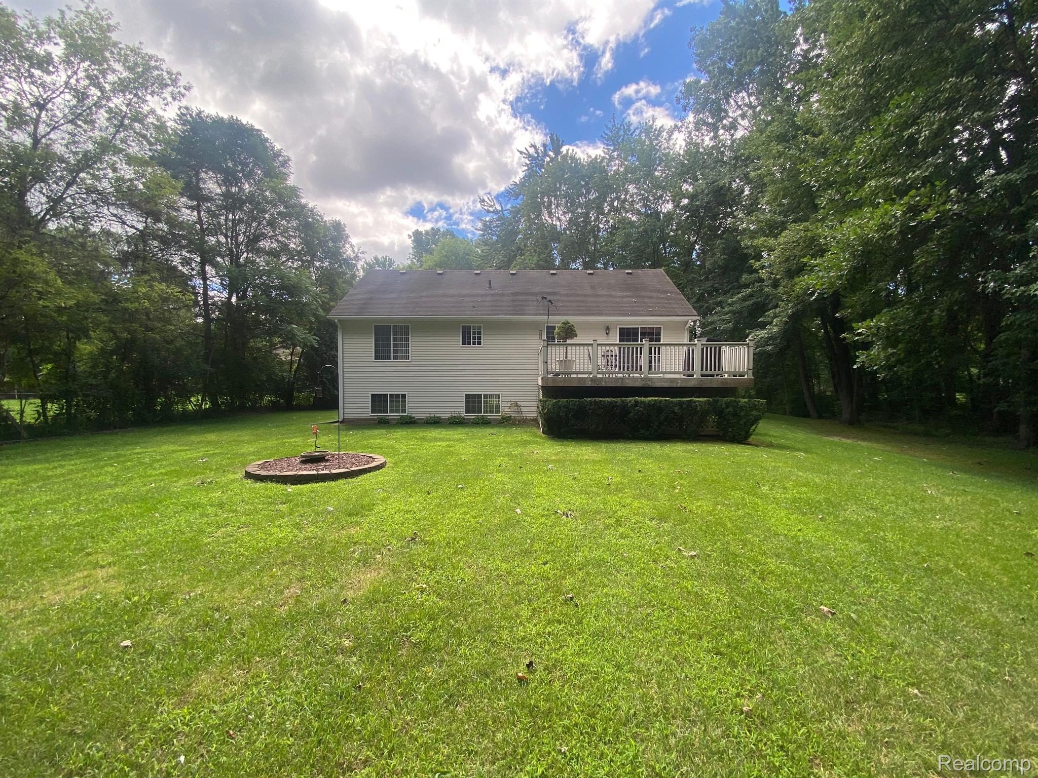 747 Miller Road Lake Orion, MI 48362 - Photo 8 of 34 Gallery Image 8