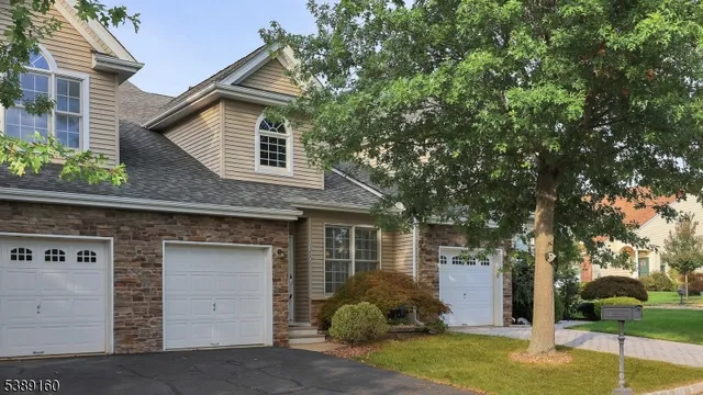 $499,999 | 150 Saratoga Court, Somerset, NJ 08873