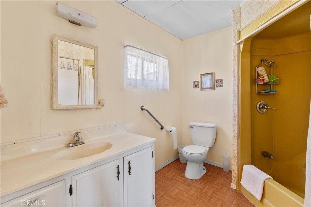 300 North Rampart Street, Unit 42 Orange, CA 92868 - Photo 19 of 37 Primary Bathroom