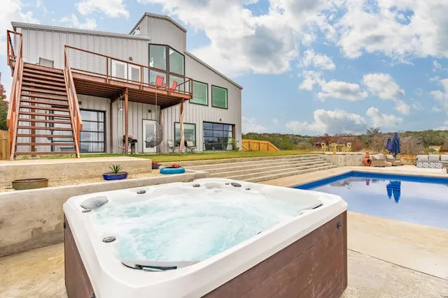 $1,975,000 | 903 Eichen Strasse, Fredericksburg, TX 78624