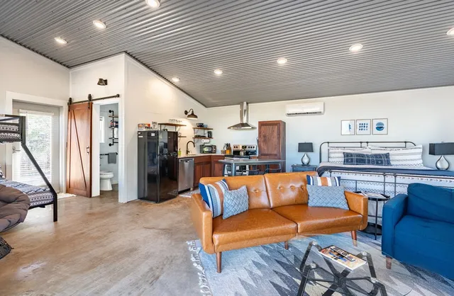 $1,975,000 | 903 Eichen Strasse, Fredericksburg, TX 78624