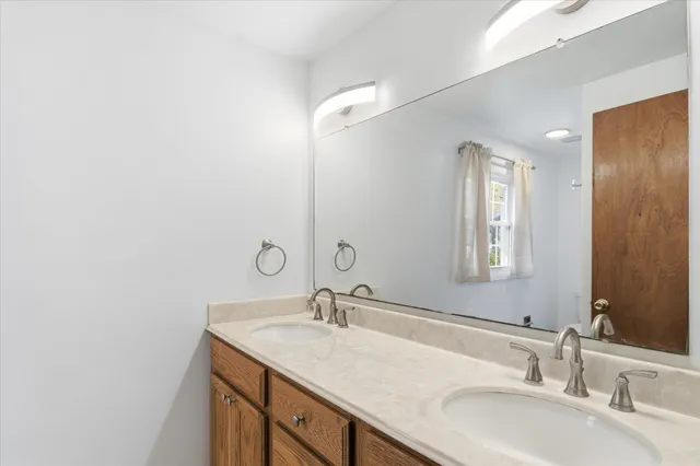 $3,300 | 2825 Tuebingen Parkway, Ann Arbor, MI 48105