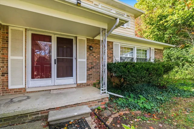 $3,300 | 2825 Tuebingen Parkway, Ann Arbor, MI 48105