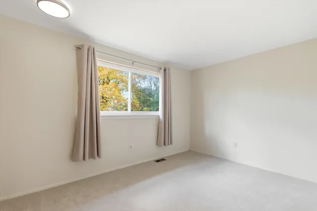 $3,300 | 2825 Tuebingen Parkway, Ann Arbor, MI 48105