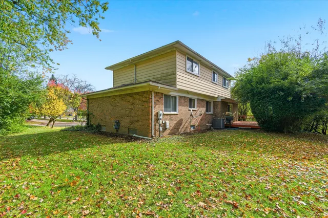 $3,300 | 2825 Tuebingen Parkway, Ann Arbor, MI 48105