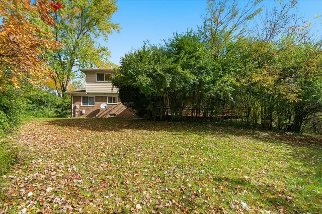 $3,300 | 2825 Tuebingen Parkway, Ann Arbor, MI 48105