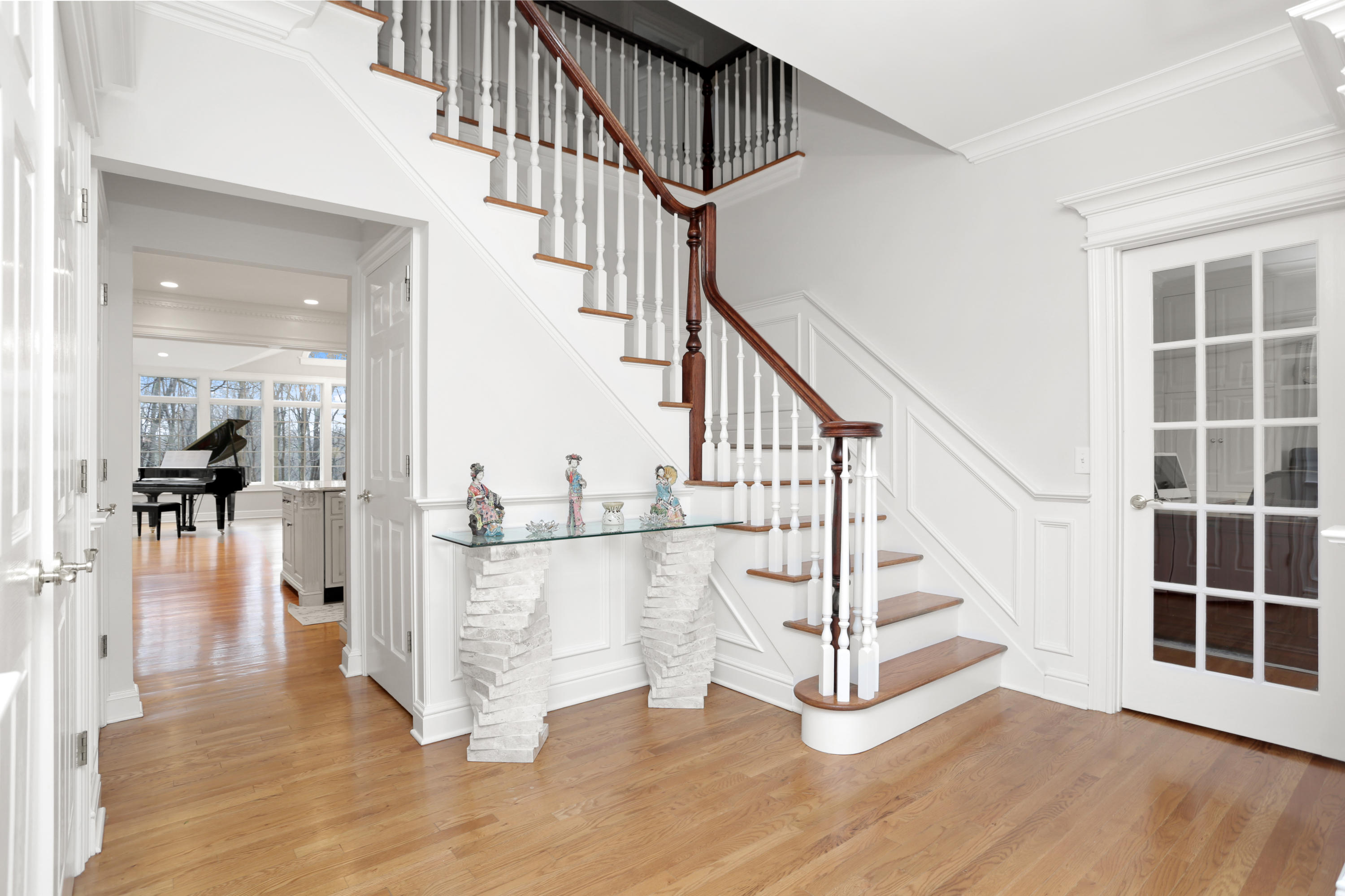 176 Gerdes Road New Canaan, CT 06840 - Photo 4 of 42 Foyer