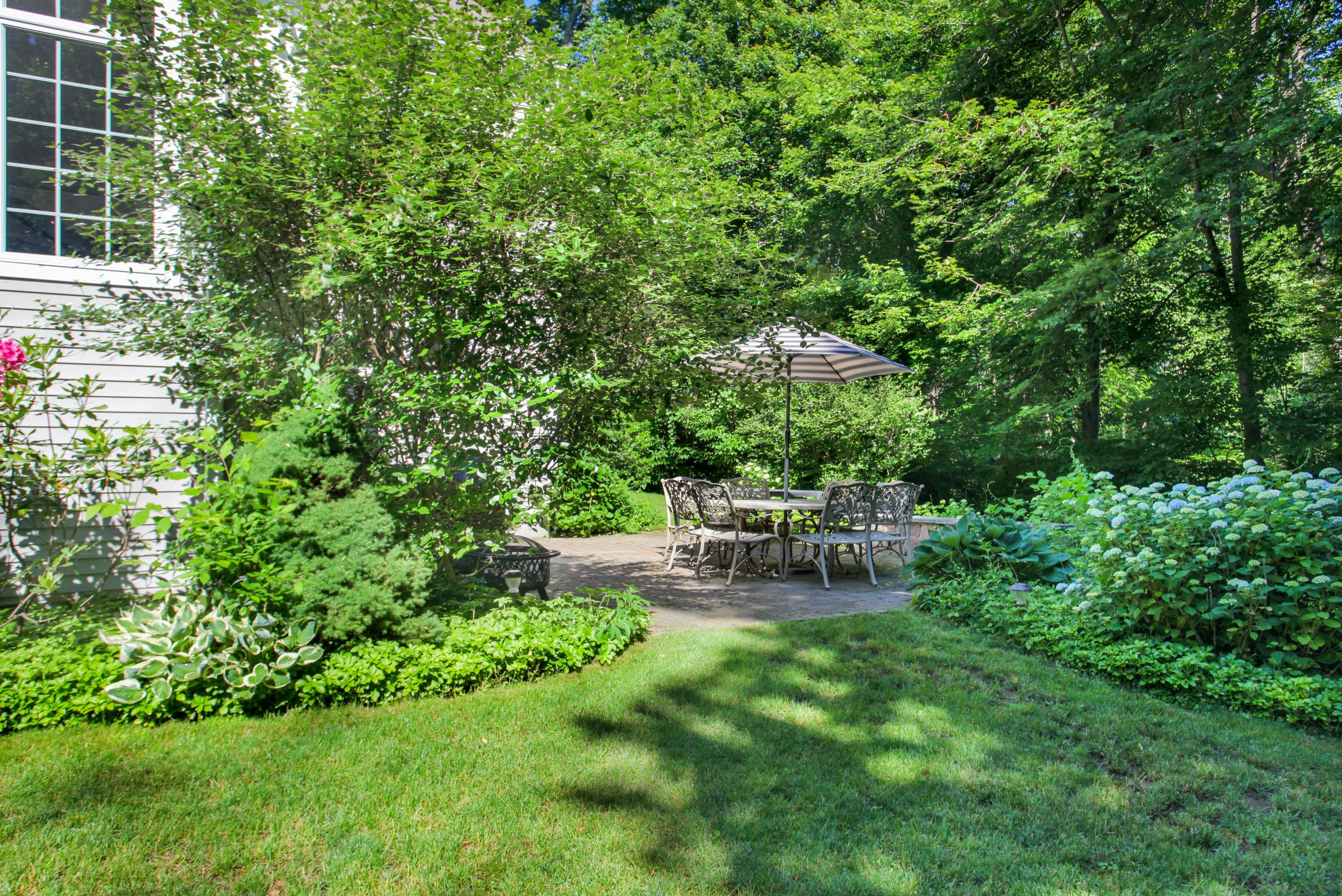 176 Gerdes Road New Canaan, CT 06840 - Photo 34 of 42 Side flagstone patio