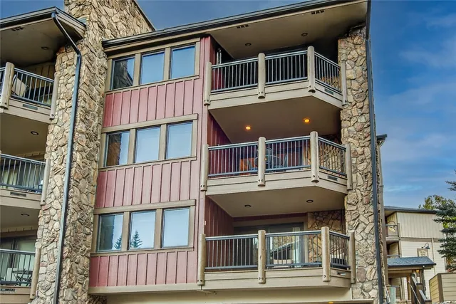 a view of a large building