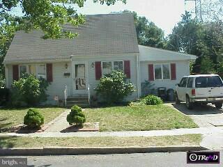 41 Brockton Road Hamilton, NJ 08619 - Photo 1 of 1 a front view of a house with garden