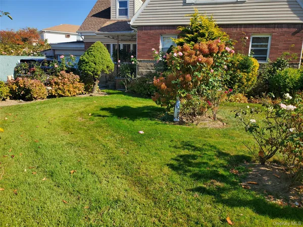 $3,075 | 16606 Willets Point Boulevard | Clearview