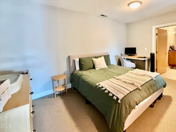 $2,100 | 2608 Erwin Road, Unit 418, Durham, NC 27705