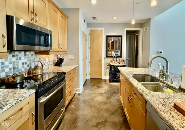 $2,100 | 2608 Erwin Road, Unit 418, Durham, NC 27705