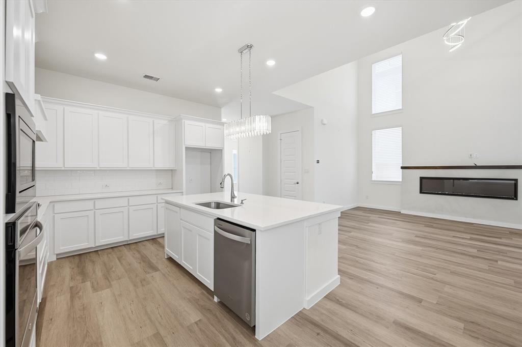 15584 Desert Broom Road Frisco, TX 75035 - Photo 14 of 40