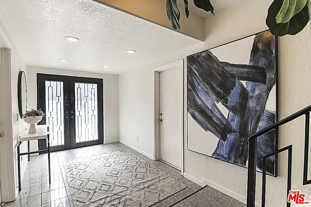 2041 Roscomare Road Los Angeles, CA 90077 - Photo 2 of 28