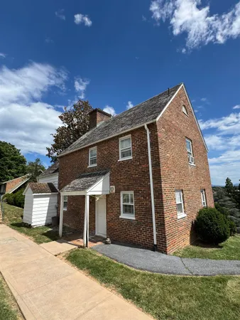 $343,000 | 249 Sycamore Street, Staunton, VA 24401
