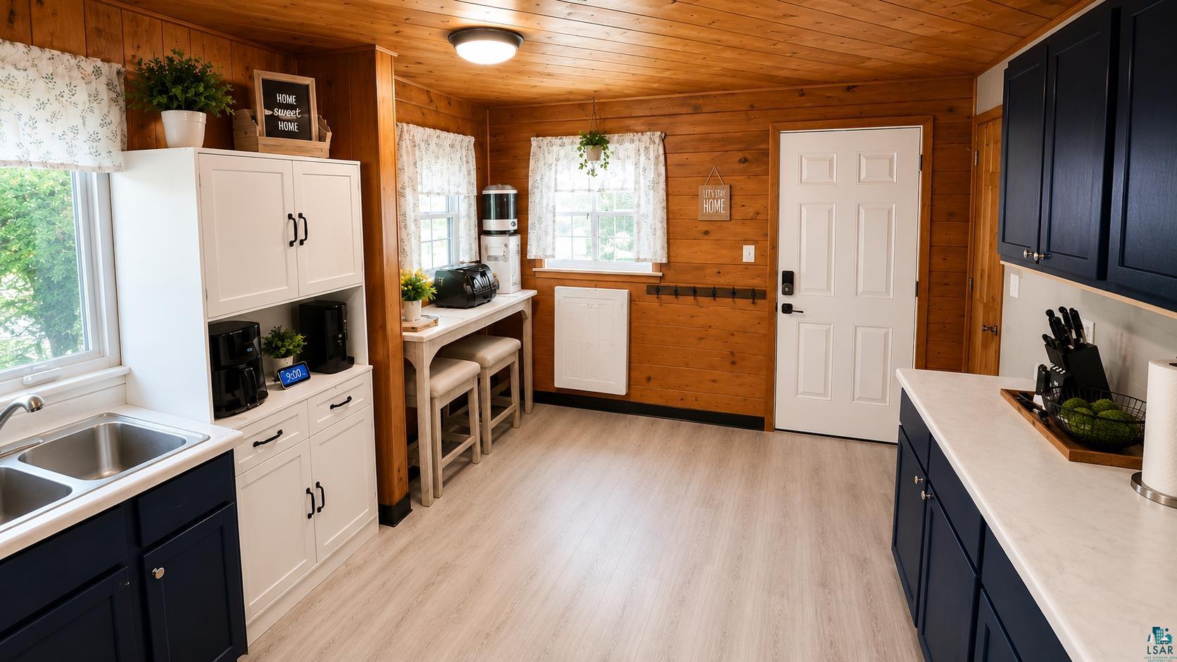 3990 Martin Road Duluth, MN 55803 - Photo 6 of 10 Kitchen 3