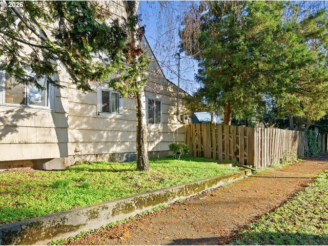$190,000 | 1810 19th Street Northeast, Salem, OR 97301