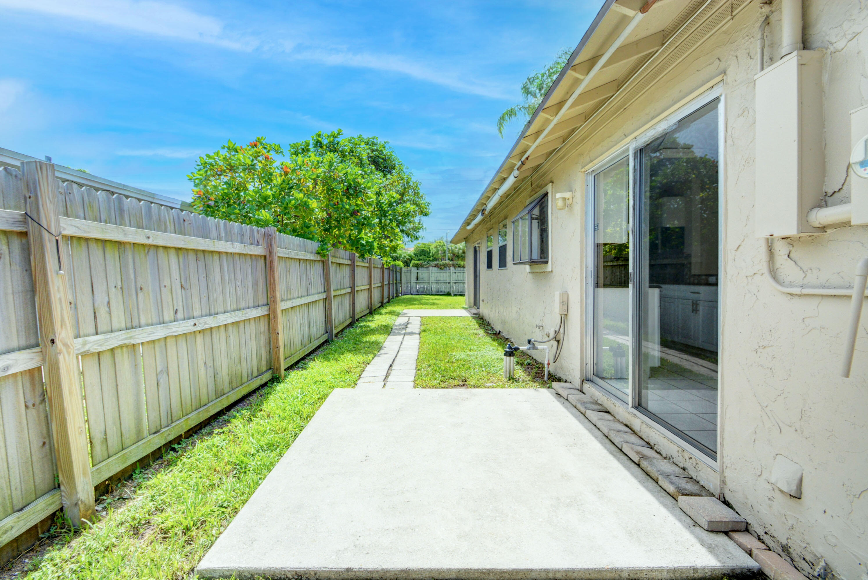 4972 Jefferson Road Delray Beach, FL 33445 - Photo 11 of 31 4972 Jefferson Rd (30)