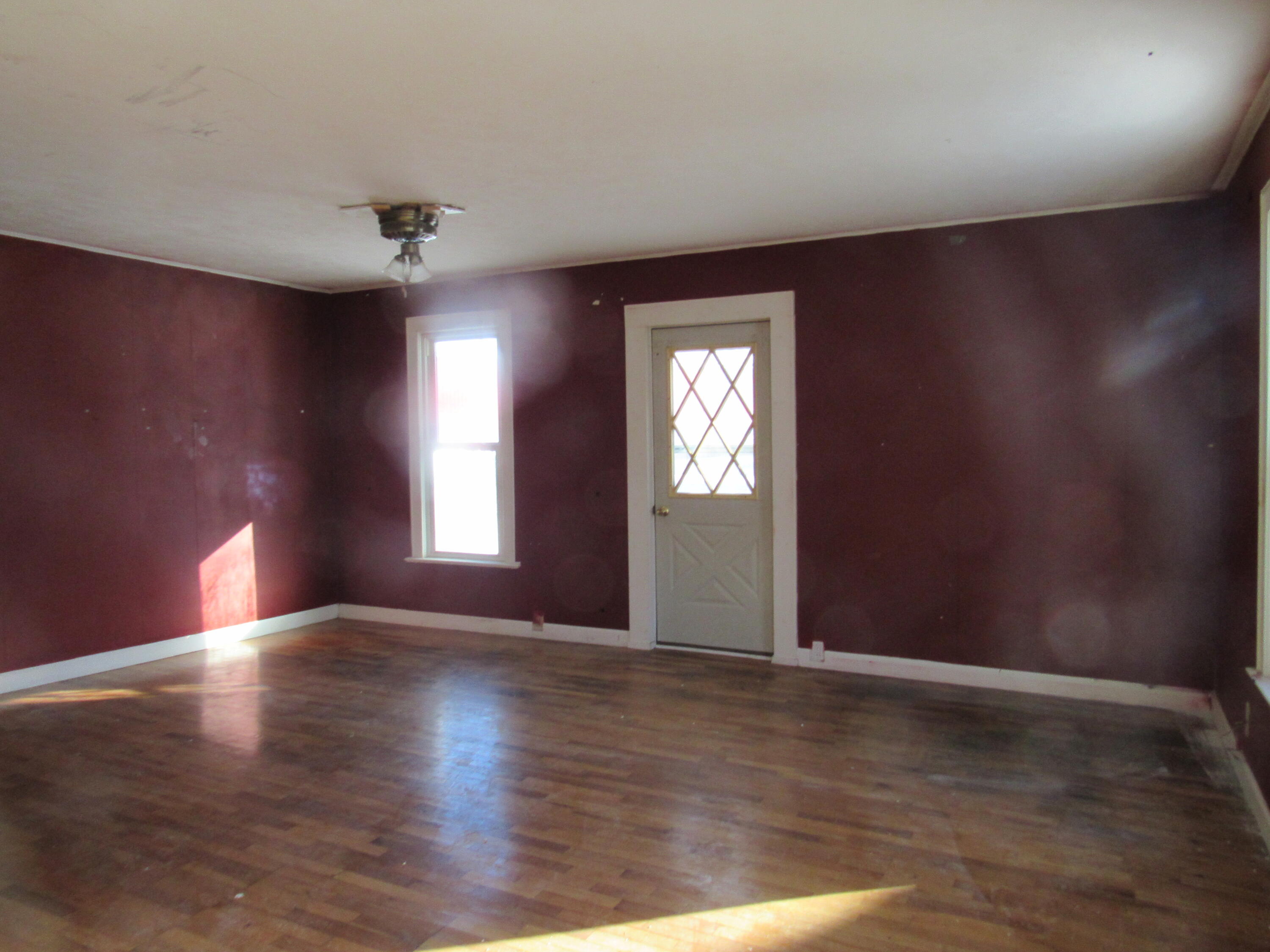 130 West Riverside Drive Ionia, MI 48846 - Photo 4 of 6 IMG_1616