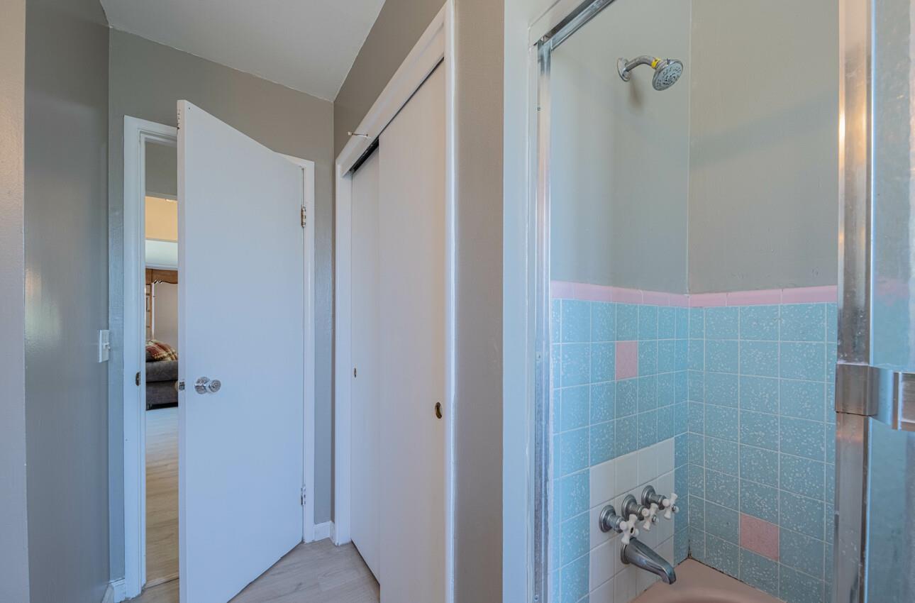454 Paradise Road Salinas, CA 93907 - Photo 23 of 31 a bathroom with a shower