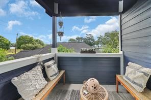907 Frio Street Houston, TX 77012 - Photo 18 of 23 a view of a balcony with chairs