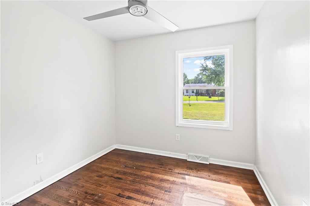 2619 William Allen Road Burlington, NC 27217 - Photo 21 of 36 Flex space (Nursery, bedroom3, office, den)