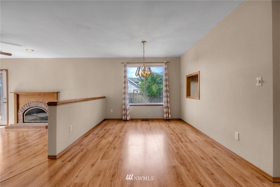 1633 Collins Road Buckley, WA 98321 - Photo 4 of 15