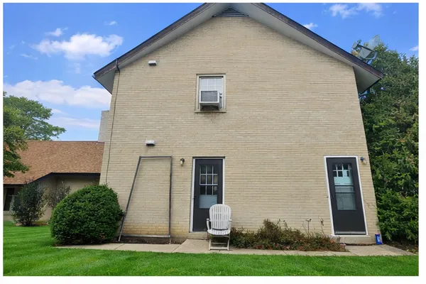 $1,950 | 863 North Northwest Highway, Unit 2, Park Ridge, IL 60068
