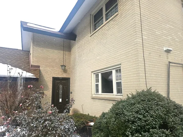 $1,950 | 863 North Northwest Highway, Unit 2, Park Ridge, IL 60068