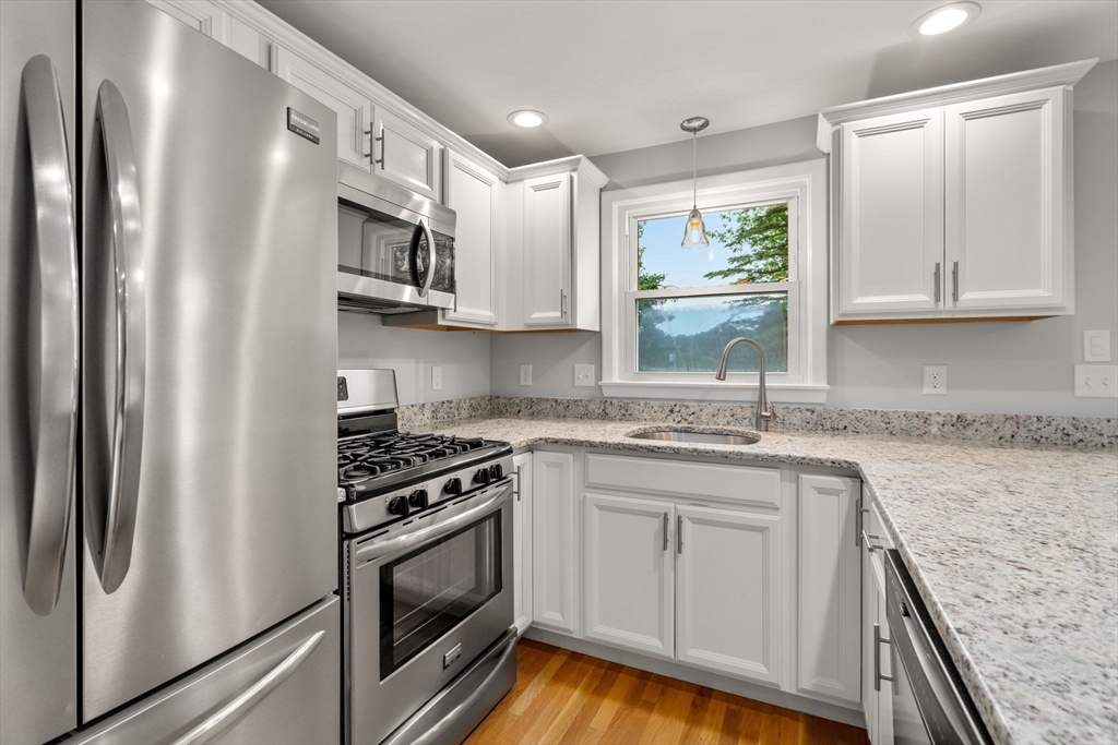 69 Summit Avenue Marlborough, MA 01752 - Photo 7 of 34