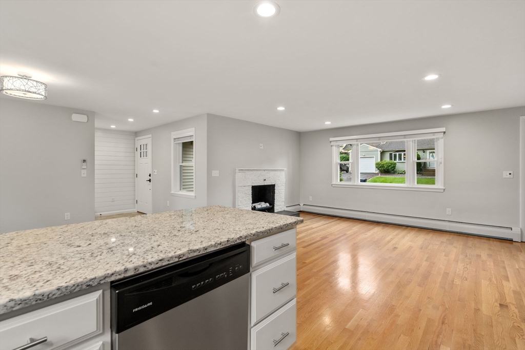 69 Summit Avenue Marlborough, MA 01752 - Photo 8 of 34