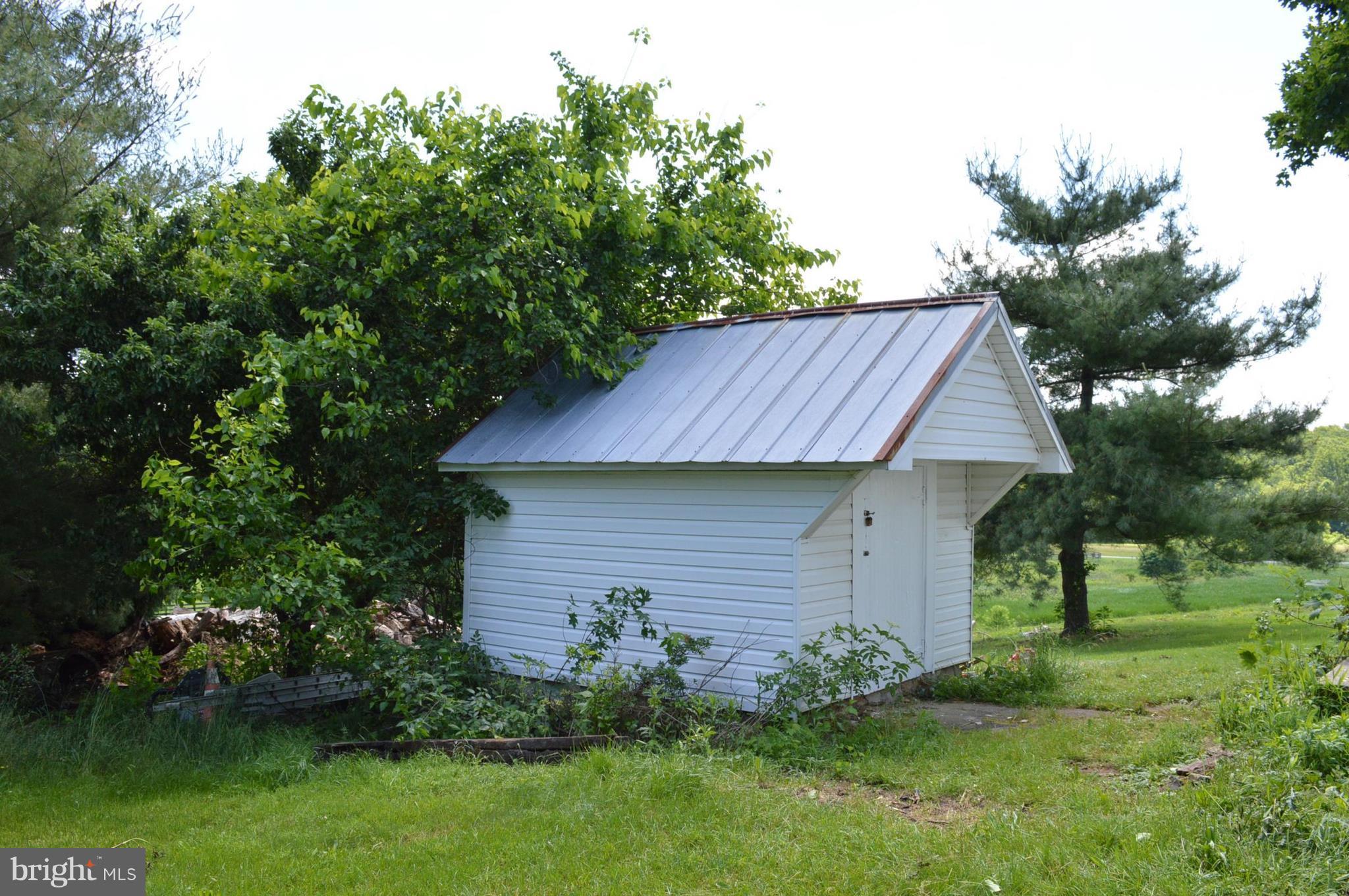 2113 Florence Road Mount Airy, MD 21771 - Photo 26 of 30 Storage shed