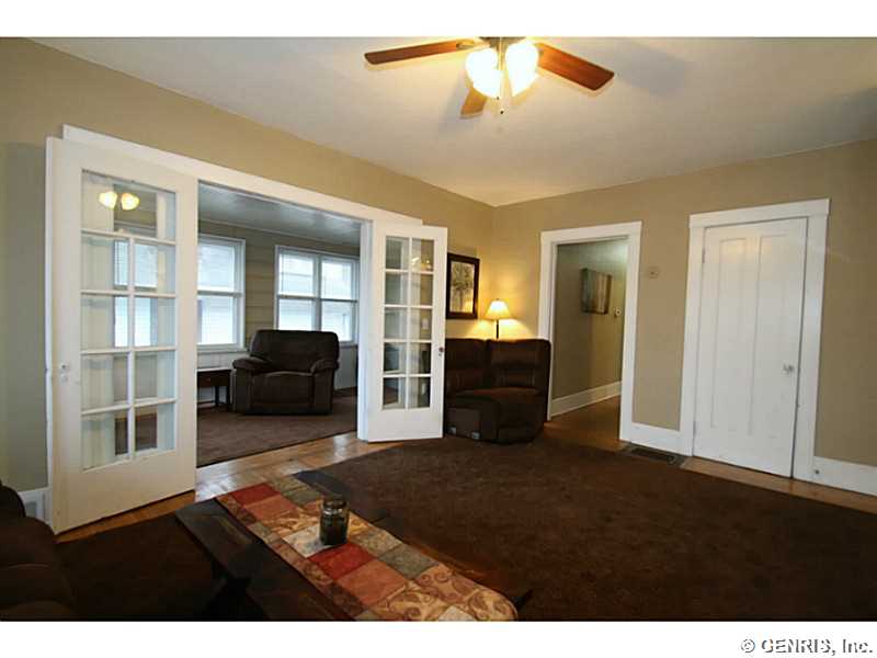 27 Farrington Place Rochester, NY 14610 - Photo 15 of 25 Living Room. Second Floor Unit #2