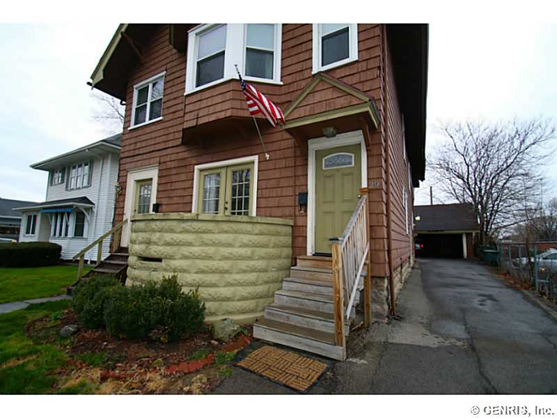 27 Farrington Place Rochester, NY 14610 - Photo 2 of 25 Exterior Front.
