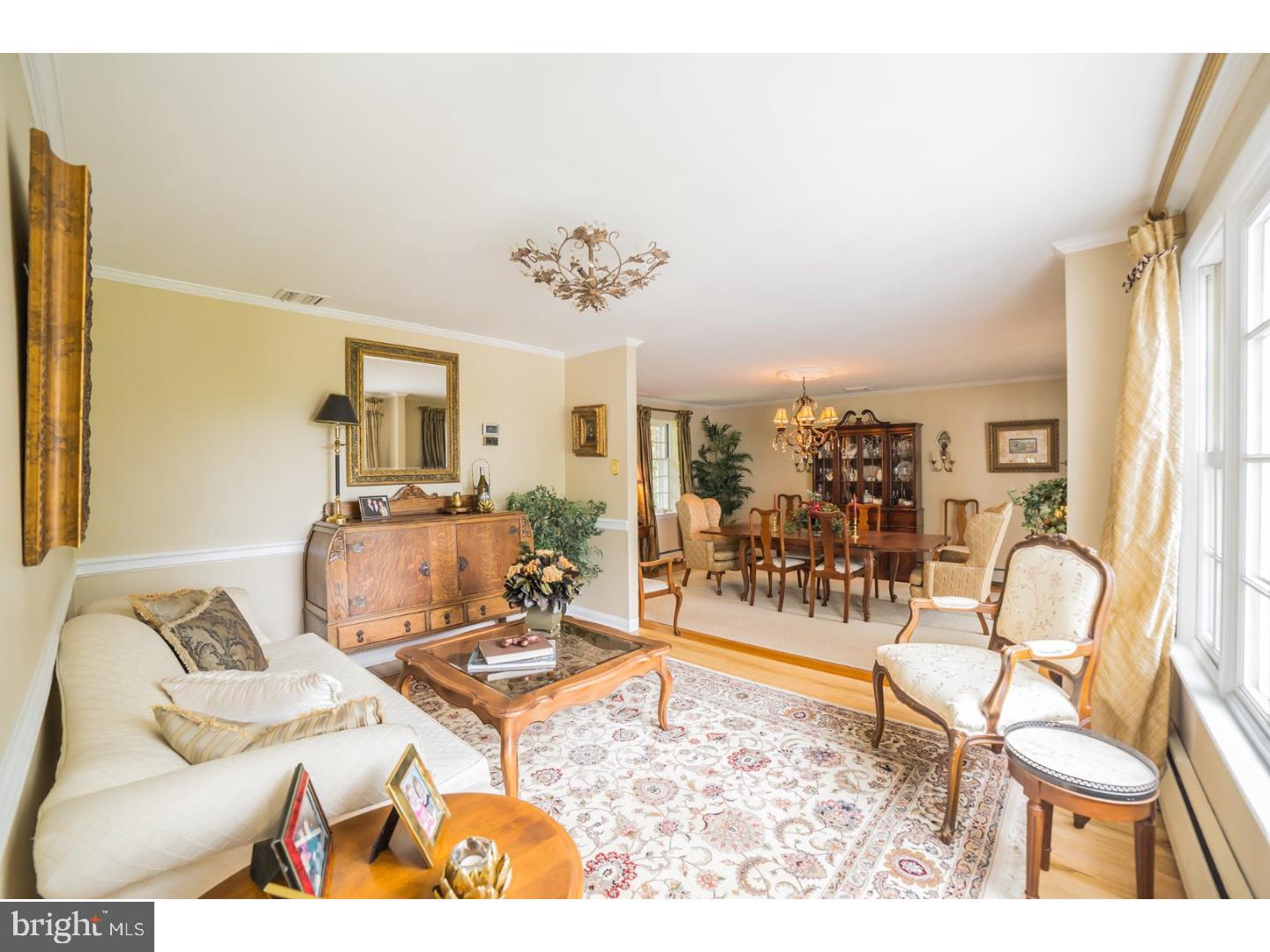 610 Mount View Road Berwyn, PA 19312 - Photo 14 of 25 Living Room