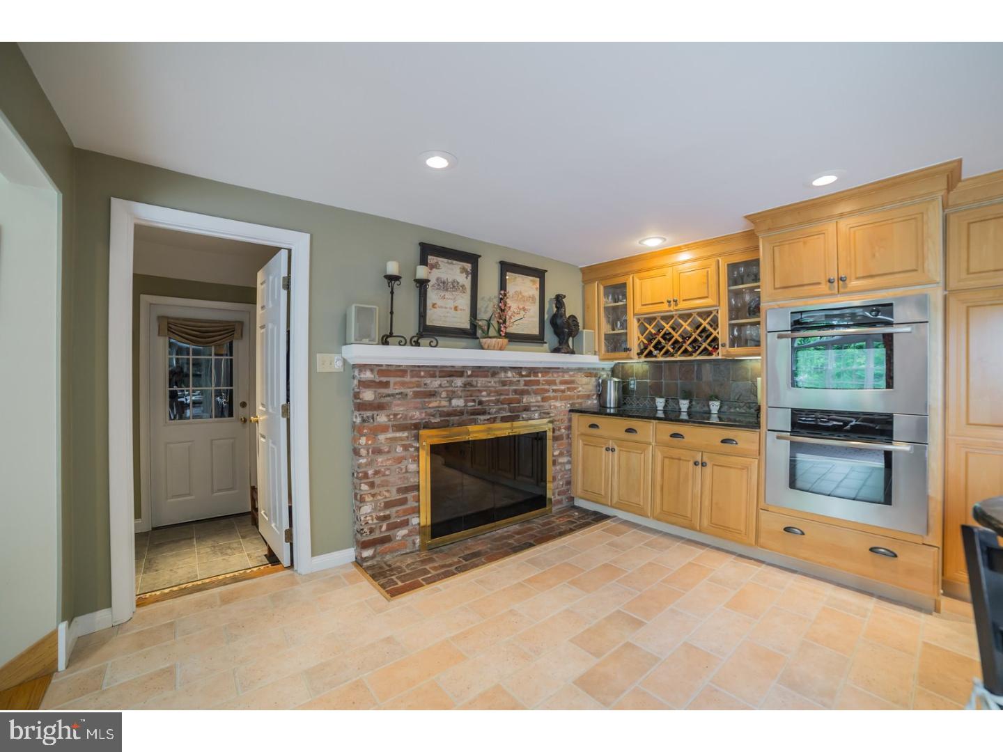 610 Mount View Road Berwyn, PA 19312 - Photo 9 of 25