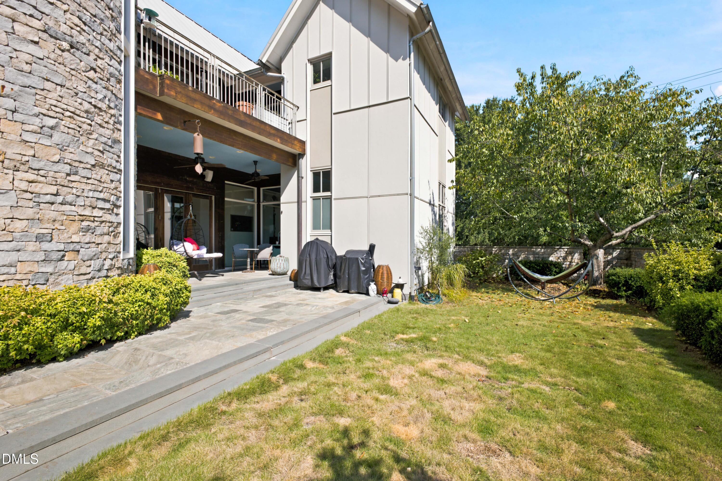 550 East Edenton Street Raleigh, NC 27601 - Photo 54 of 65 Private Enclosed Courtyard
