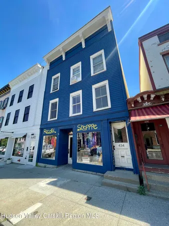 $1,850 | 434 Warren Street, Unit 4, Hudson, NY 12534