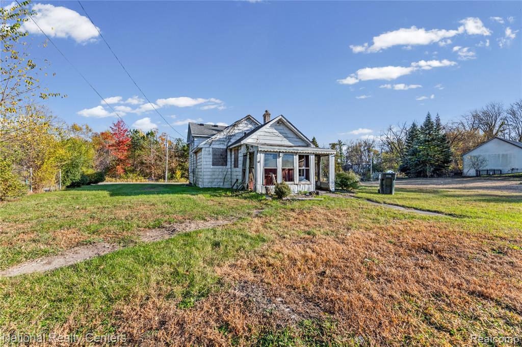 8292 Pettysville Road Pinckney, MI 48169 - Photo 9 of 16