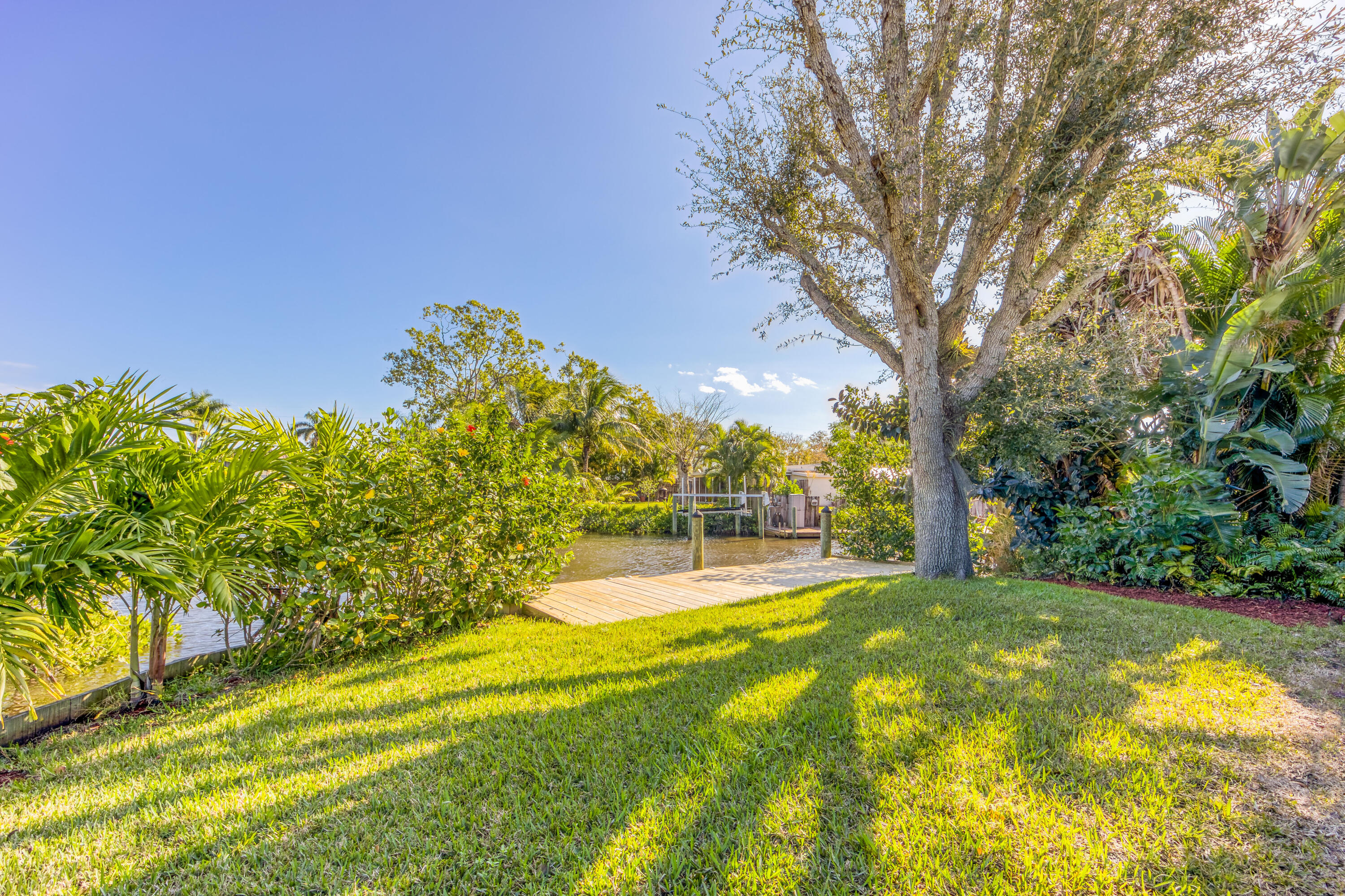 2425 Southwest Hideaway Lane Stuart, FL 34994 - Photo 18 of 38 2425 SW Hideaway Lane-15