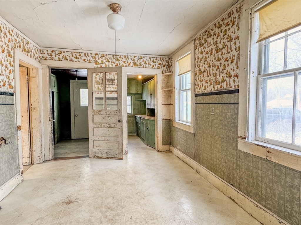 360 Davis Street Greenfield, MA 01301 - Photo 11 of 32 an entryway with a window